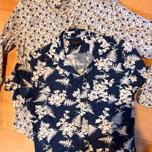 LOT 2 Banana Republic Blue and White Floral Men's Shirts tropical floral resort
